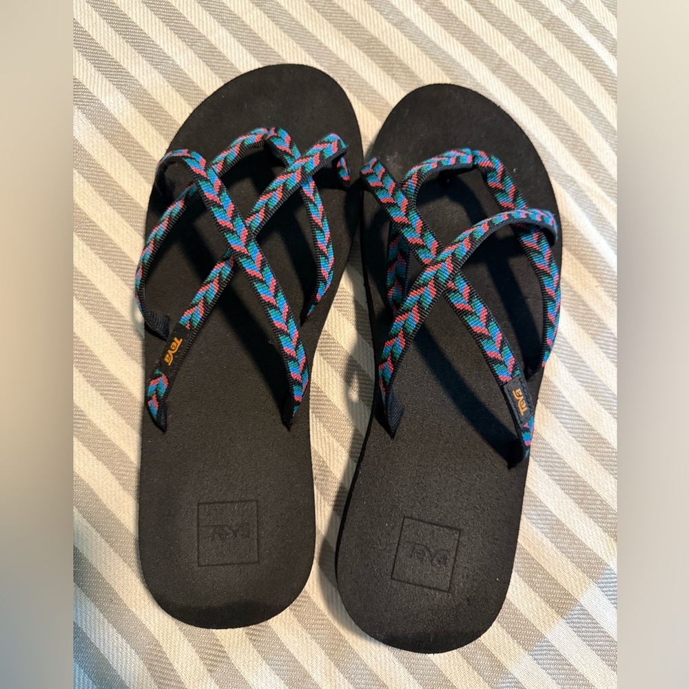Teva Women's Olowahu Flip-Flop Retro Geometrical Print Women’s Size 11
